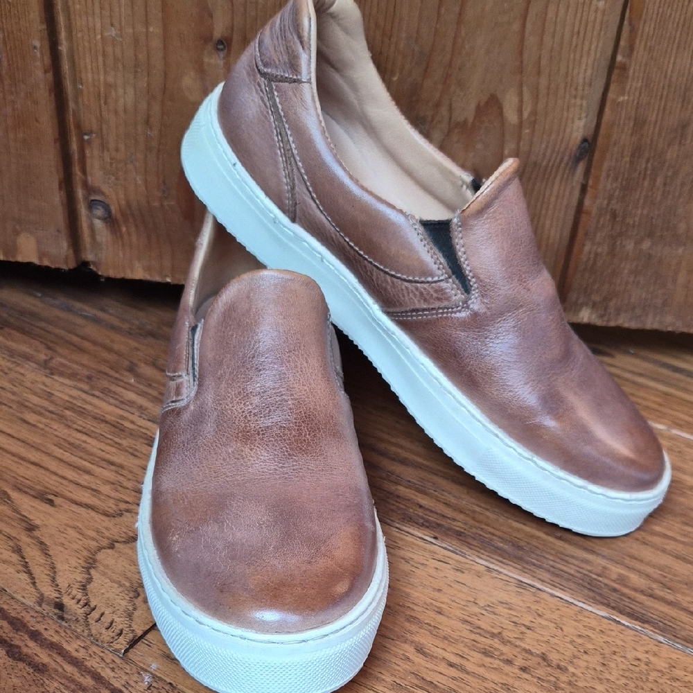 Women's Slip-On Leather Sneakers in Brown